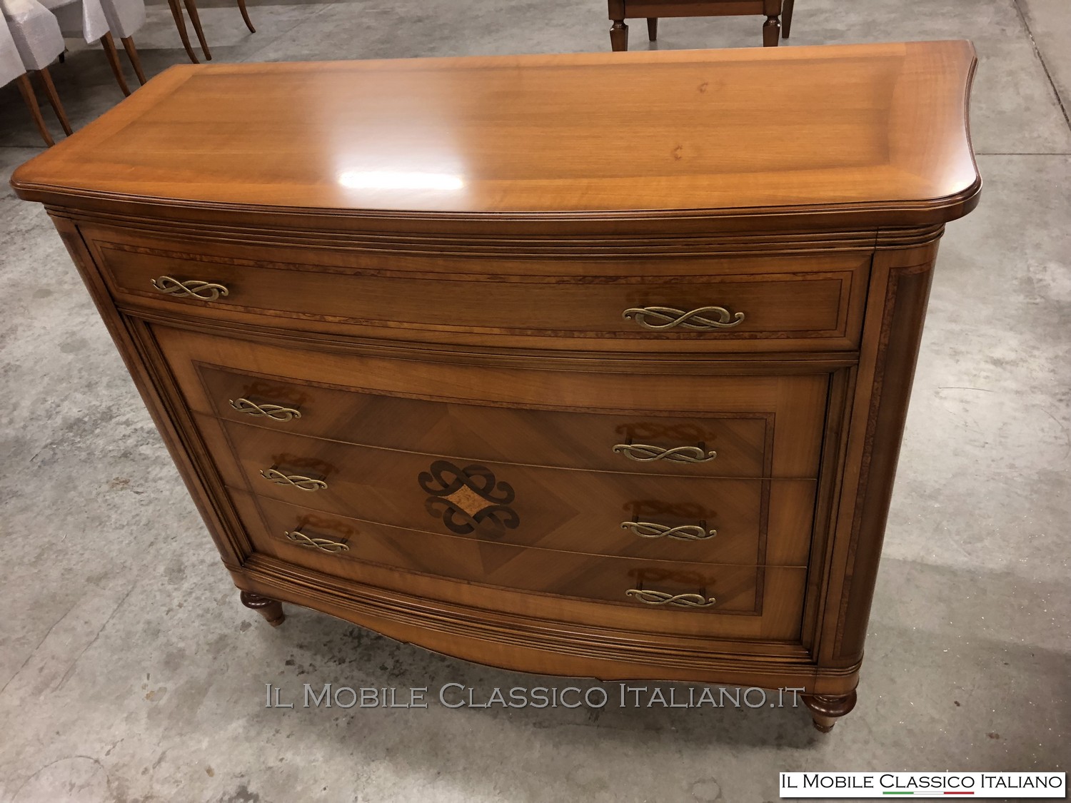 gruppo comò stile classico italiano